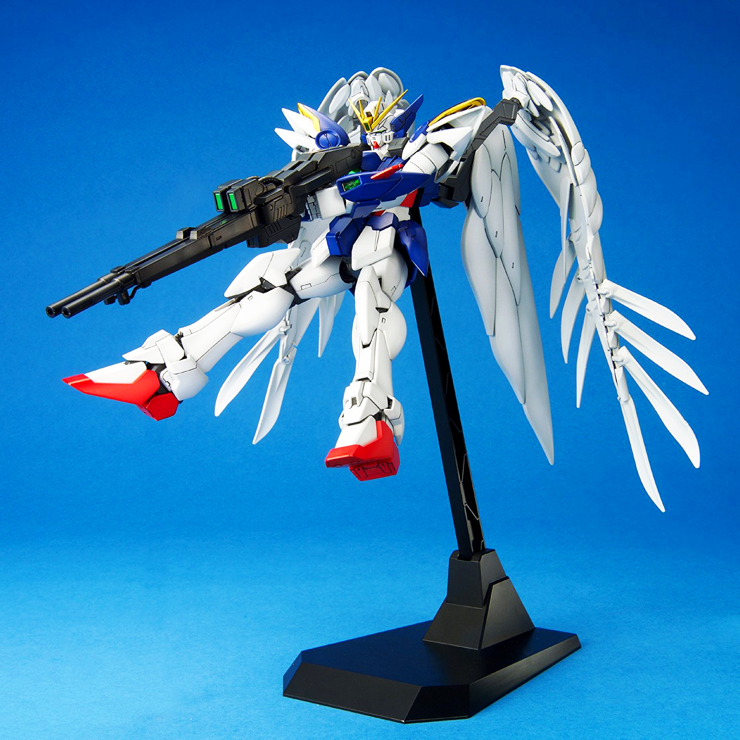 Mô hình lắp ráp Gundam Bandai MG Wing Gundam Zero Custom [GDB]
