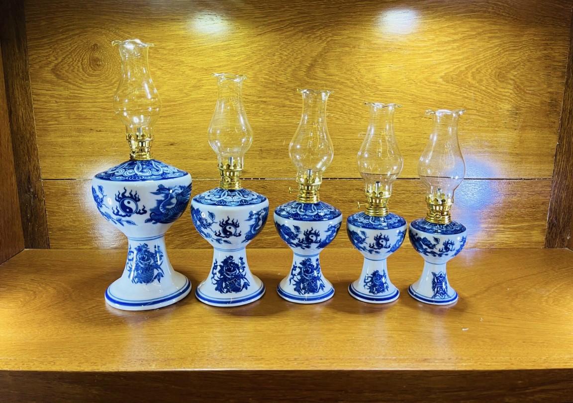 Đèn Thờ Dầu Men Lam ( Gồm Đèn+ Bấc+bóng)