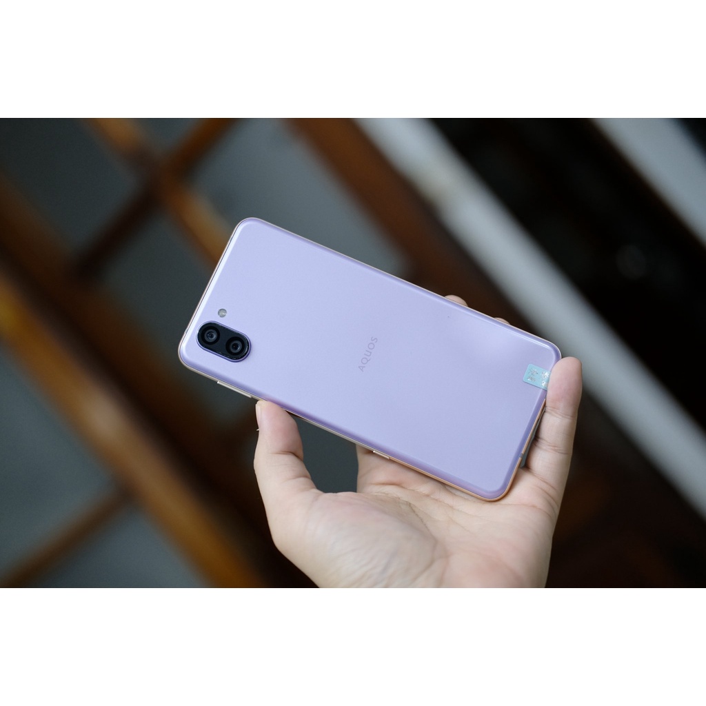 Điện thoại Sharp Aquos R3 loại A , tặng ốp lưng