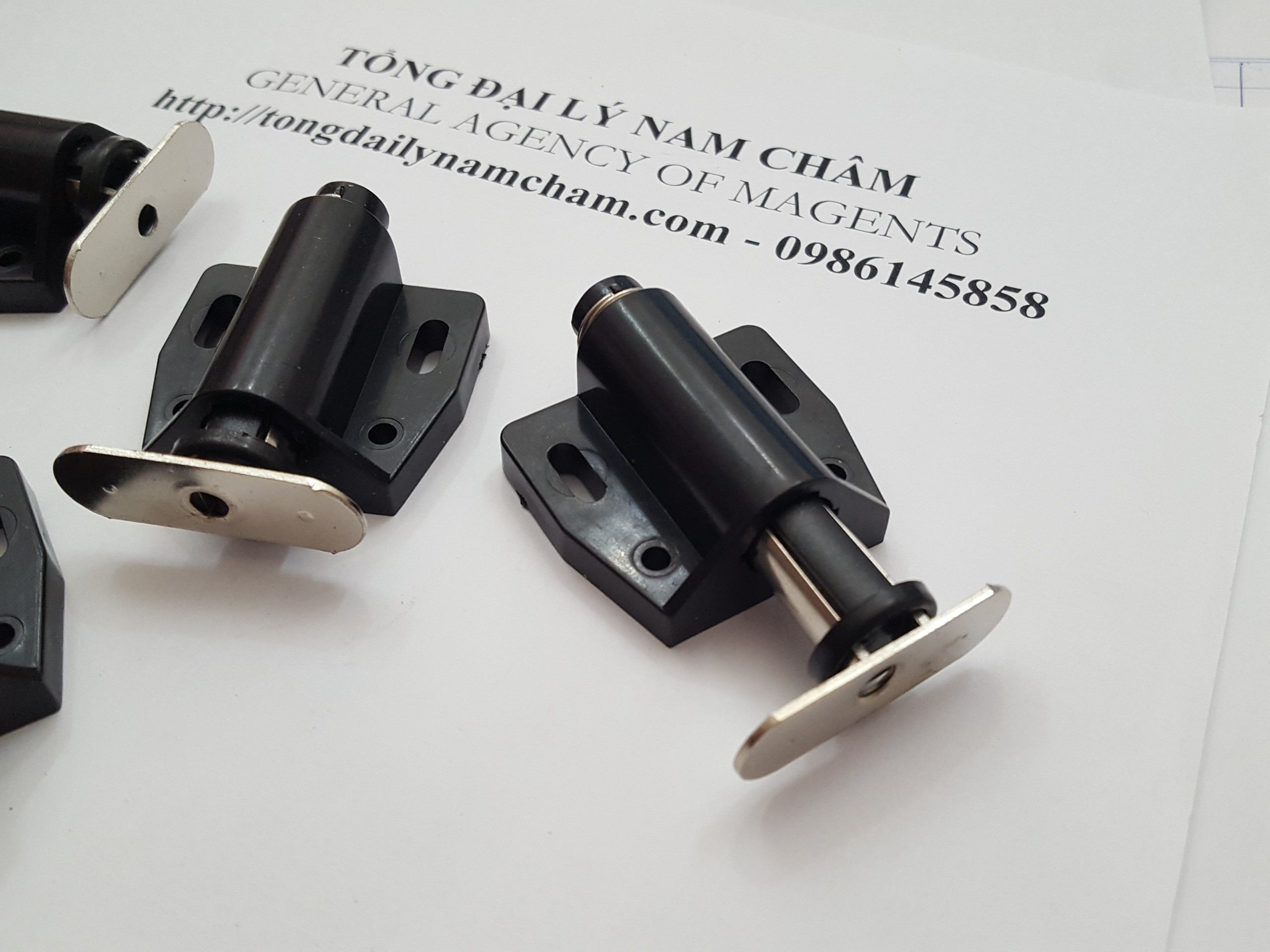 5 cái Chốt bấm mở nam châm/ Hít cửa đen