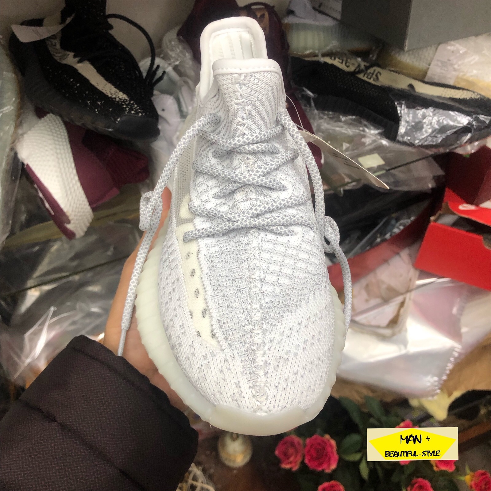 (GIÀY PHẢN QUANG RỰC SÁNG ÁNH ĐÈN) sneaker YEEZY BOOST 350 static trắng