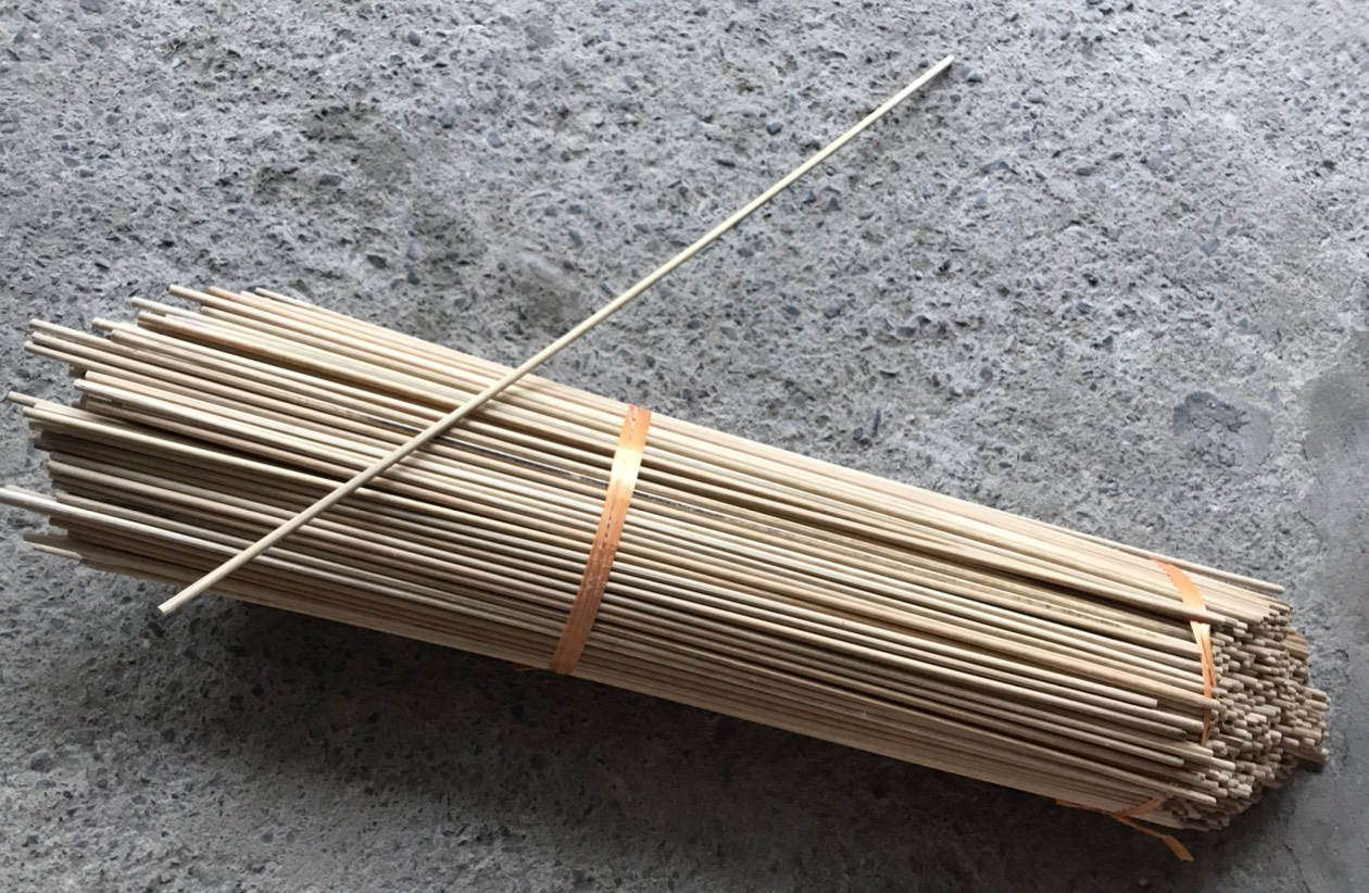 Bộ 50 que tre tròn 5 ly- que gỗ tròn dài 70 cm làm hand made