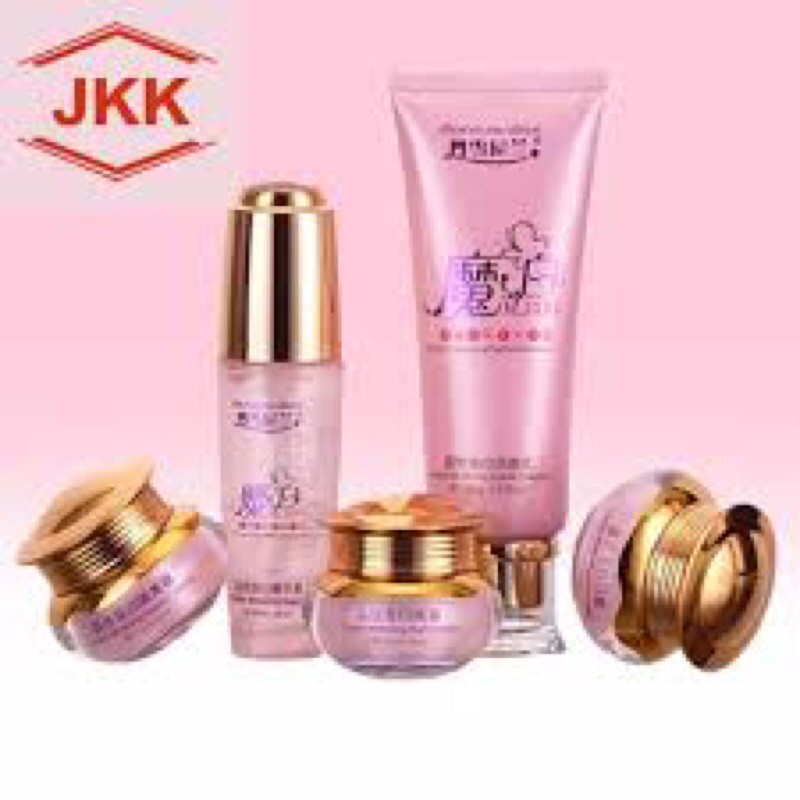 Mỹ phẩm kem Hoàng Cung hồng