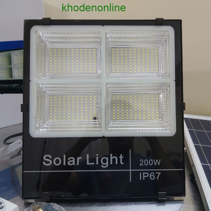 Đèn năng lượng mặt trời PHA 200W (4 khoang)
