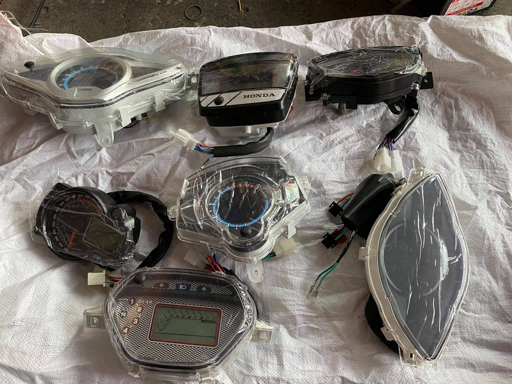 đồng hồ điện tử gắn ex 135 mạch LCD