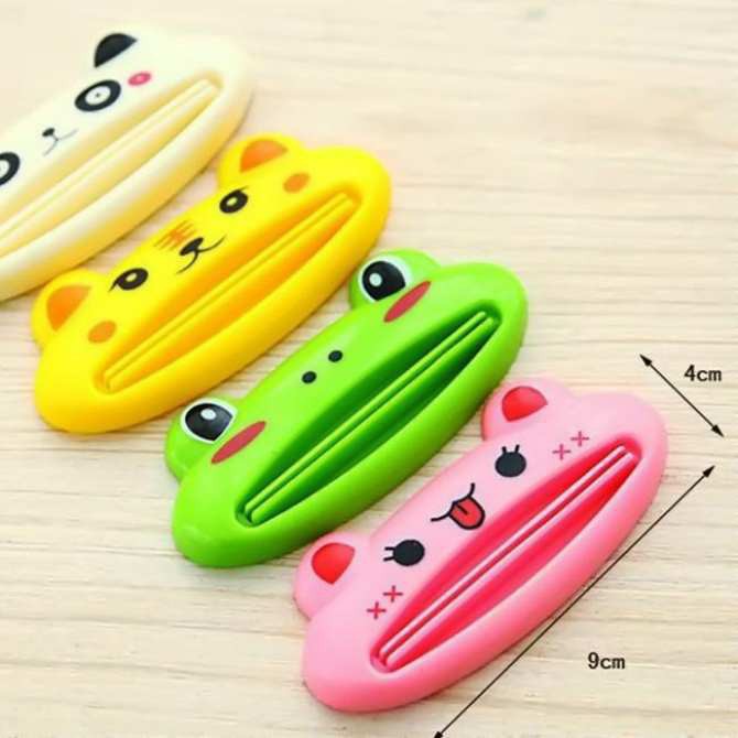 [HCM]?? Dụng Cụ Kẹp Kem Đánh Răng Hình Thú ??