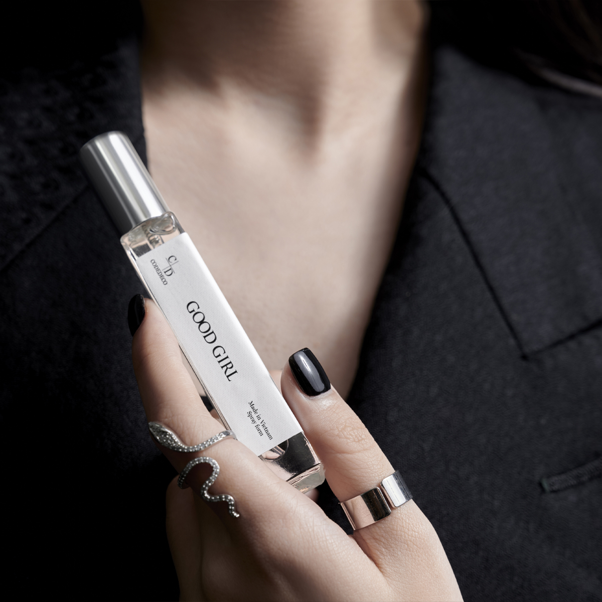 Tinh dầu nước hoa CODEDECO Good Girl 10ml dạng chai xịt