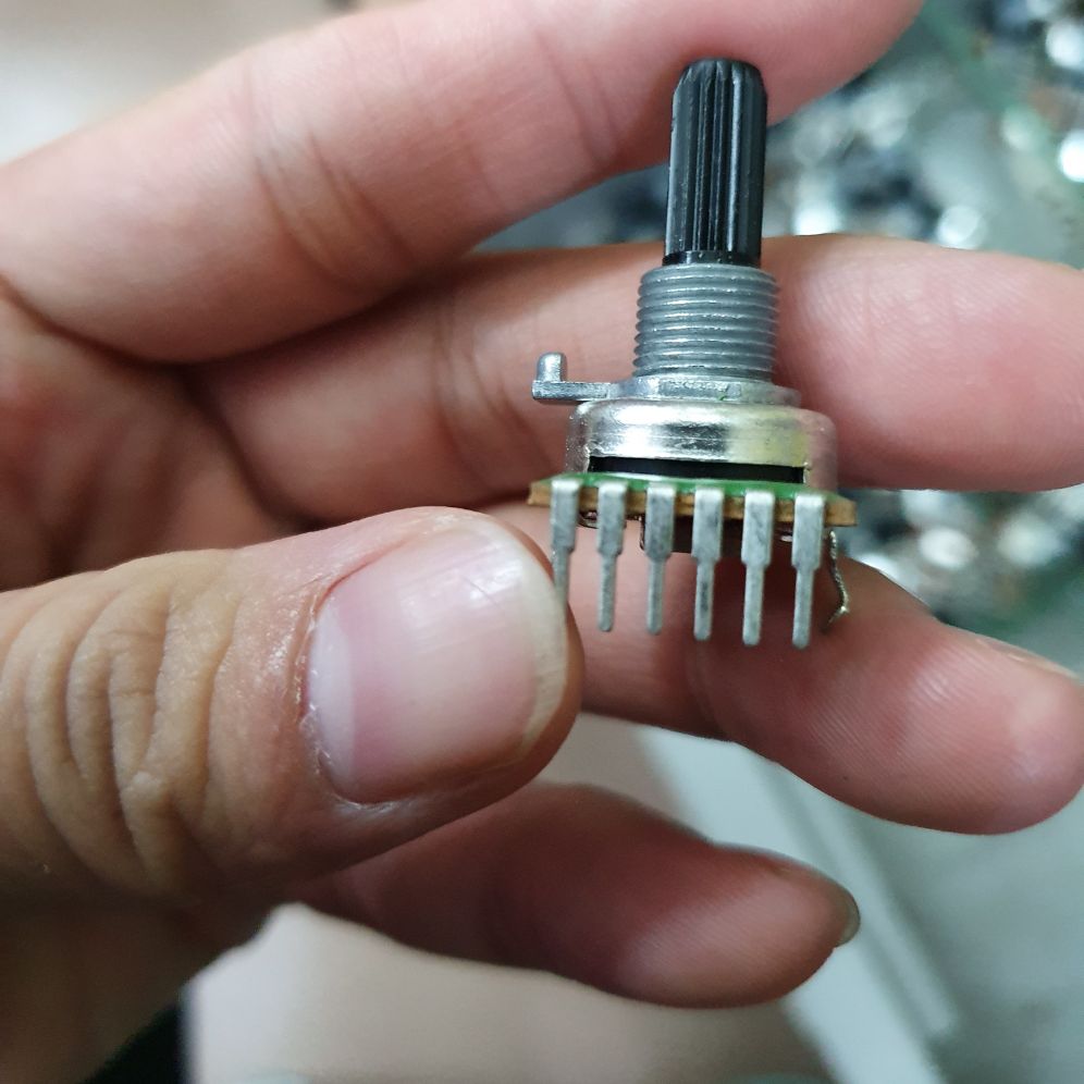 5 chiếc chiết áp 6 chân 1 hàng 100k
