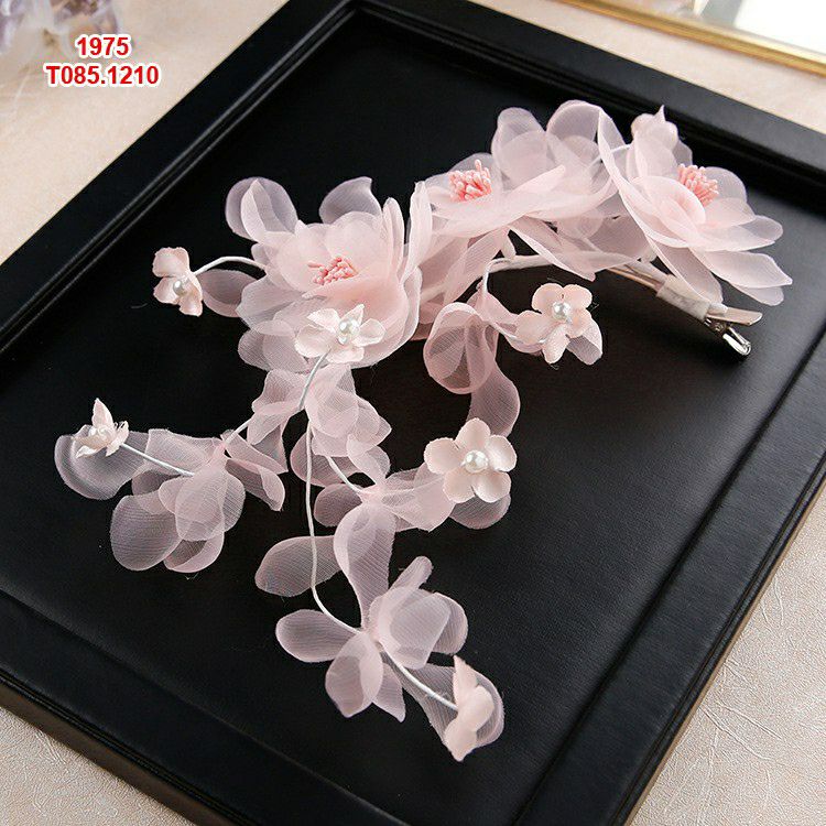 Cài tóc hoa xinh đẹp