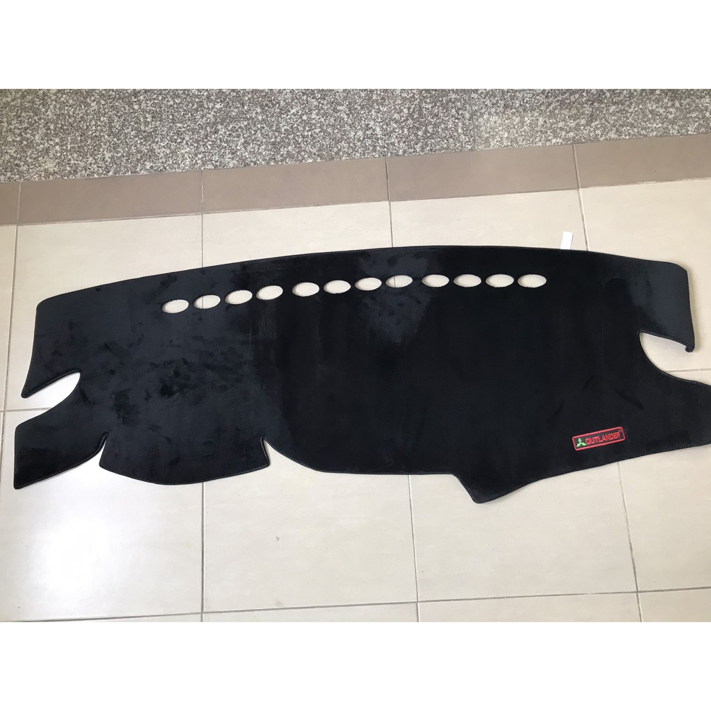 Thảm Taplo ô Tô Mitsubishi OUTLANDER 2018-2021 Loại 1 Chống Nóng 3 Lớp SX Việt Nam Chất Liệu Nhung Mịn Chống Trượt