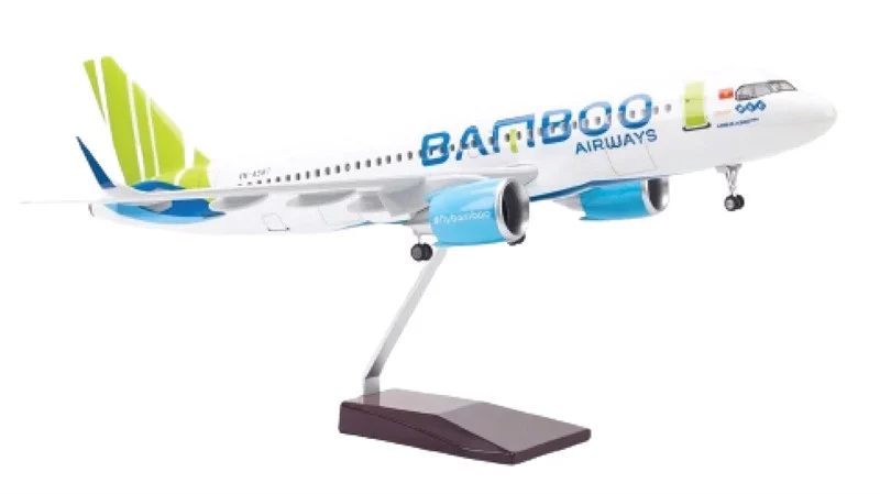 Mô hình máy bay Bamboo Airlines Air Airbus A320 47cm 1:130 có đèn led tự động theo tiếng vỗ tay hoặc chạm MB47004