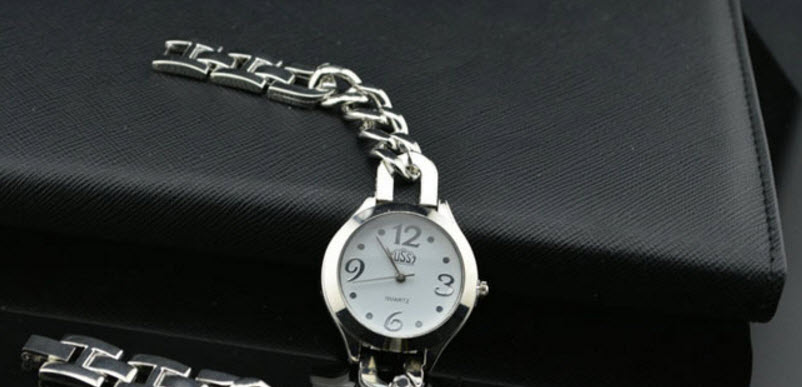 (Extra gift 1 tablets battery worth 20K) watches bracelets eyelets chain Cussons