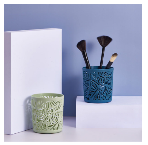 Dụng Cụ Cắm Bút kèm hoa văn (10x11 cm) - Kệ bút mini