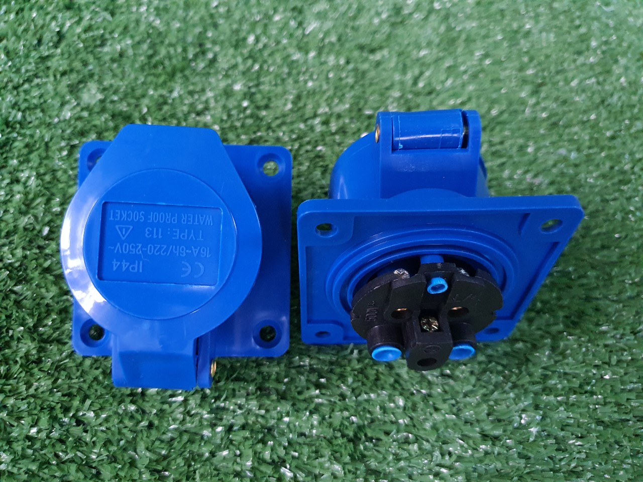 Ổ CẮM & PHÍCH CẮM CÔNG NGHIỆP 2 Pha 16A/32A