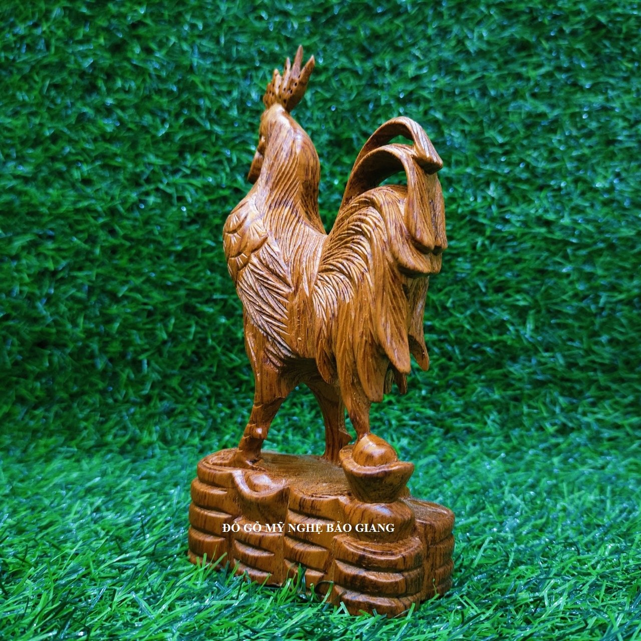 Tượng con gà trống gỗ hương