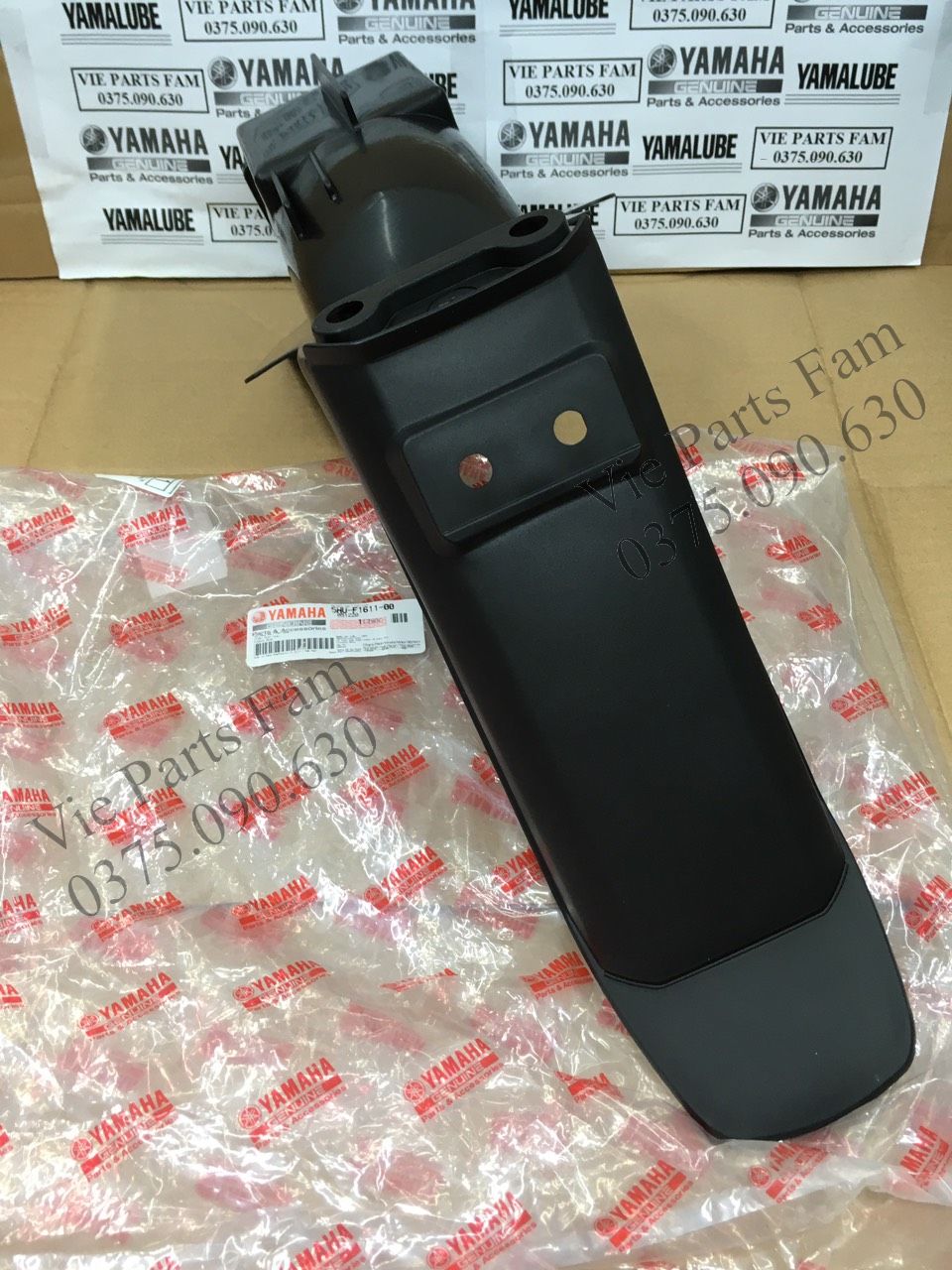 Đuôi biển số/ Chắn bùn sau Sirius đời đầu số lùi, Chính hiệu Yamaha Motor VN