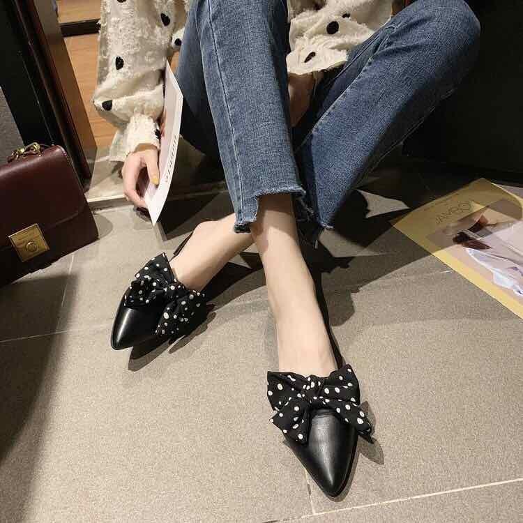Dép bít mũi nữ đính nơ chấm bi