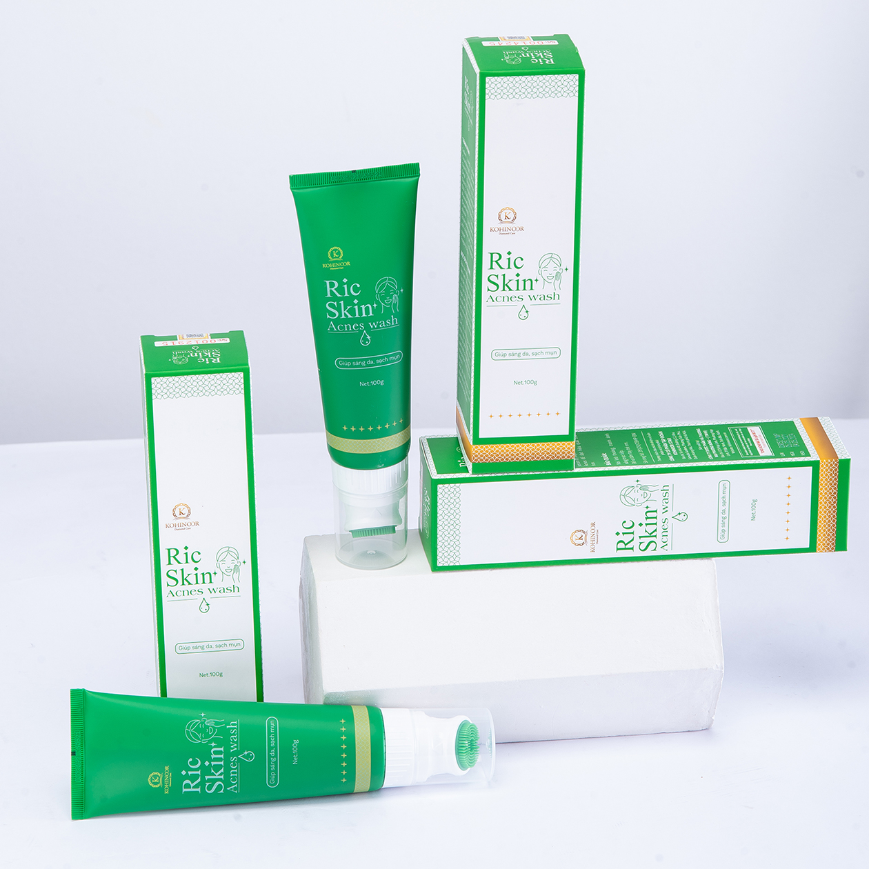 Sữa rửa mặt trị mụn Acnes Wash