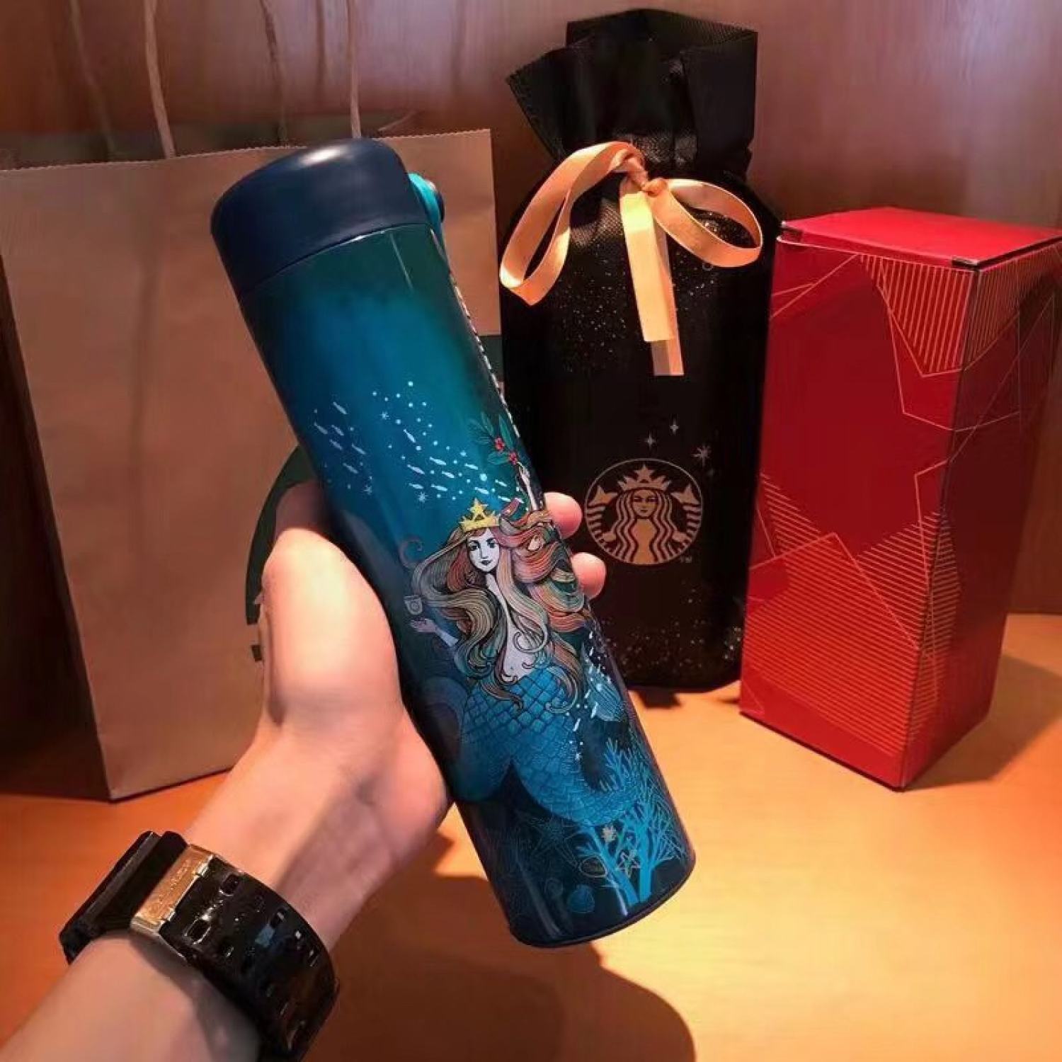 Bình giữ nhiệt STARBUCKS đồng giá ( lấy ngẫu nhiên)