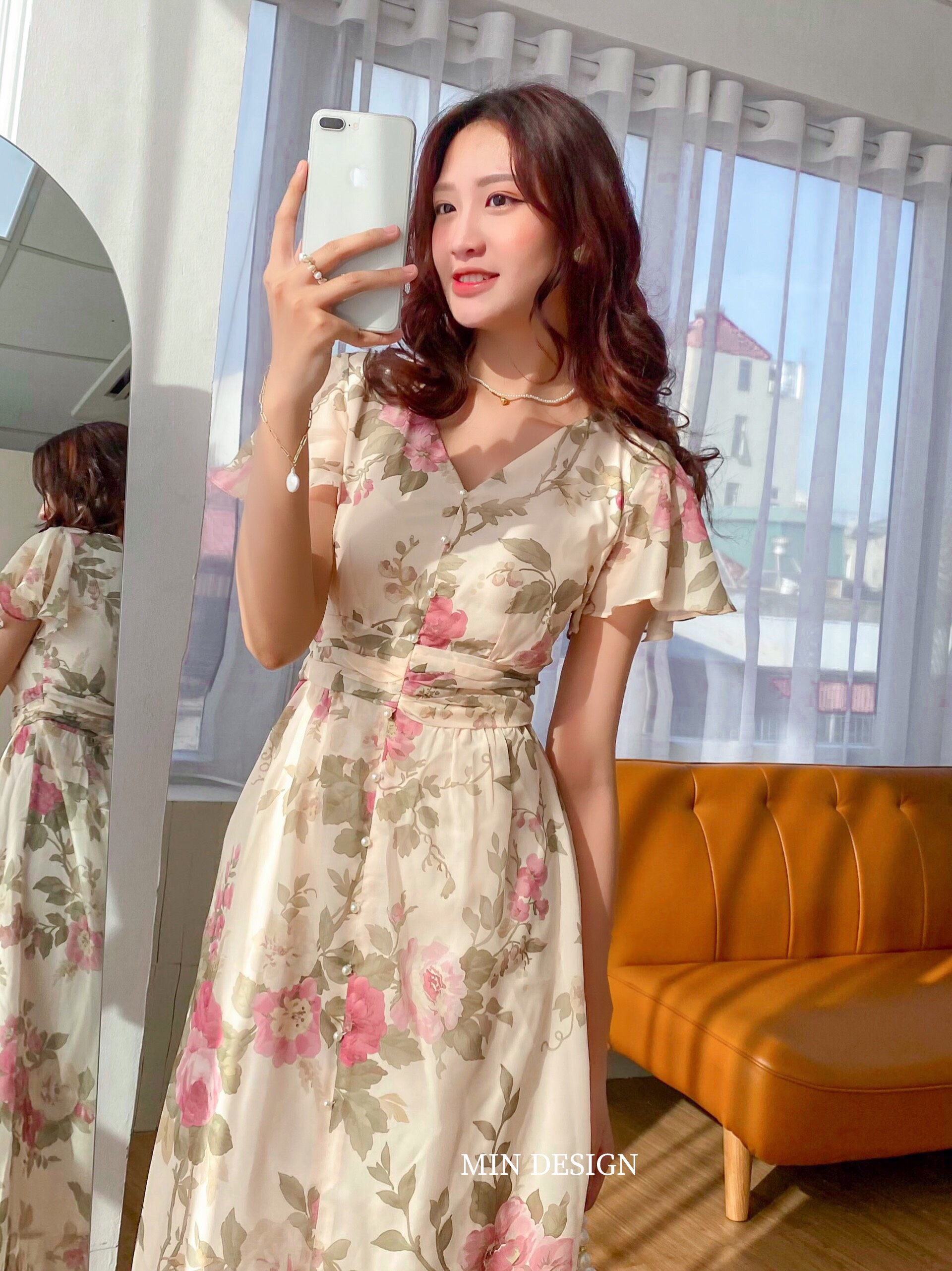 Váy maxi ốp eo cổ tim tay loe hoa tím MIN DESIGN
