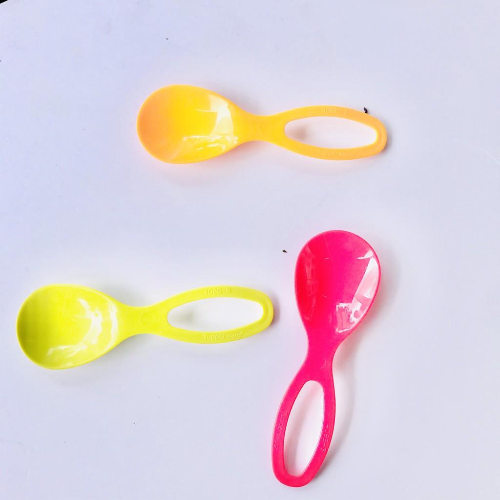 Muỗng ăn dăm Baby Spoon 10cm (1 cây) (Màu ngẫu nhiên) - Tupperware