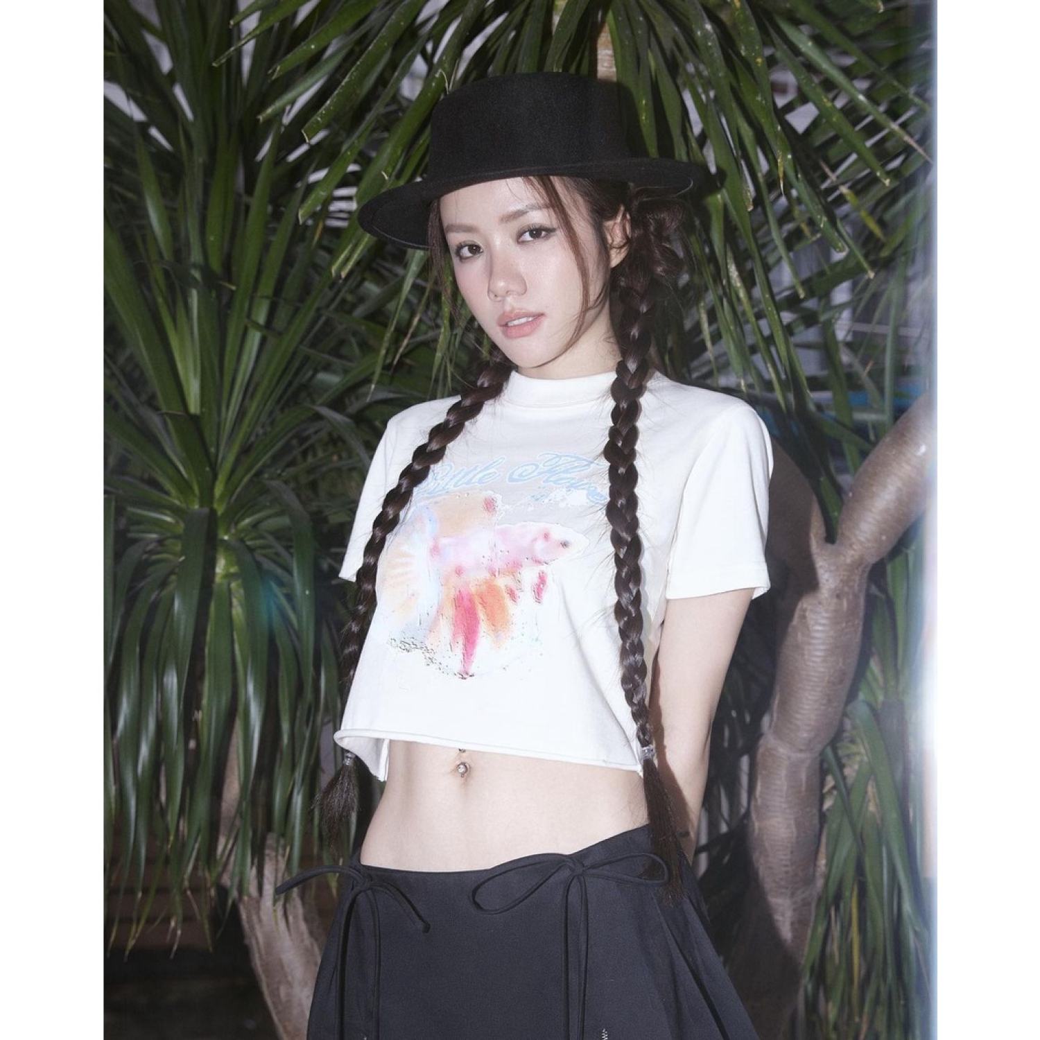 Maylily X back.stage88 Áo thun form ôm tay lỡ Koi Tee