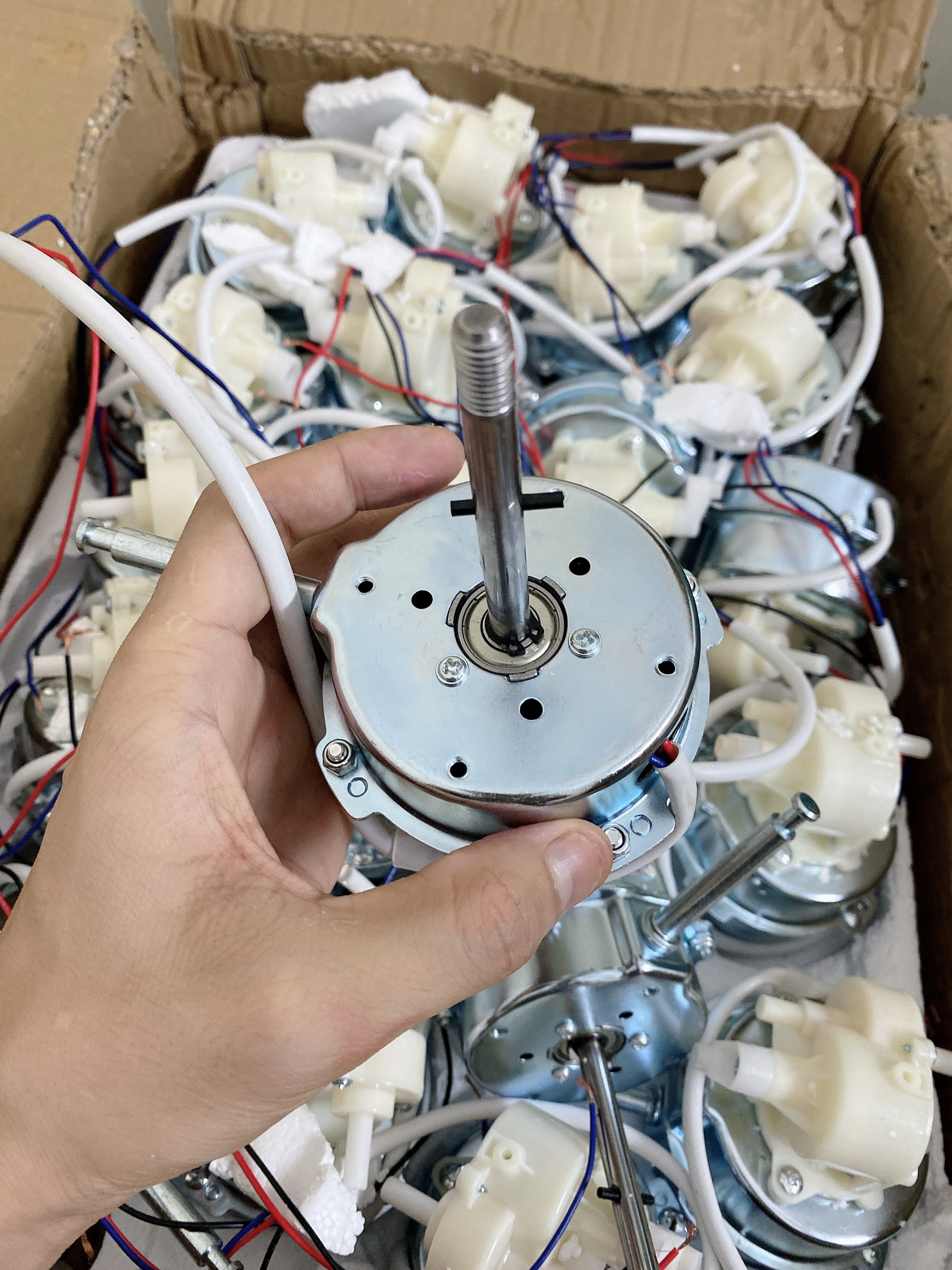 Đầu quạt điện 12v motor không chổi than