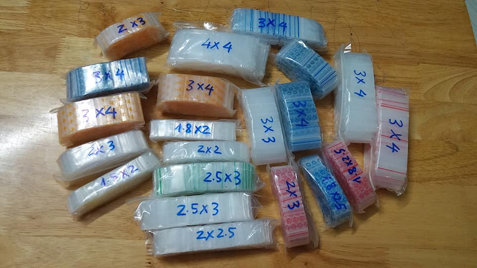 200 chiếc túi zip nhỏ size 2.5x3  loại dày đẹp