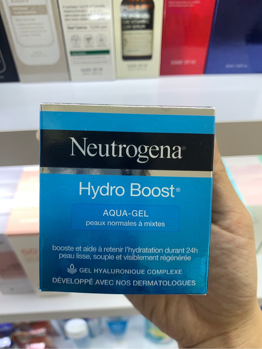 Kem Dưỡng Ẩm Neutrogena Hydro Boost Aqua Gel