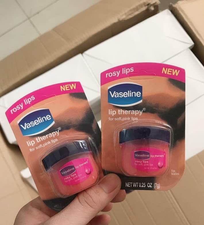 HŨ DƯỠNG MÔI VASELINE
