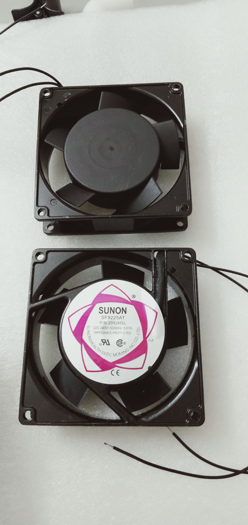 quạt thông gió 220V 9*9cm