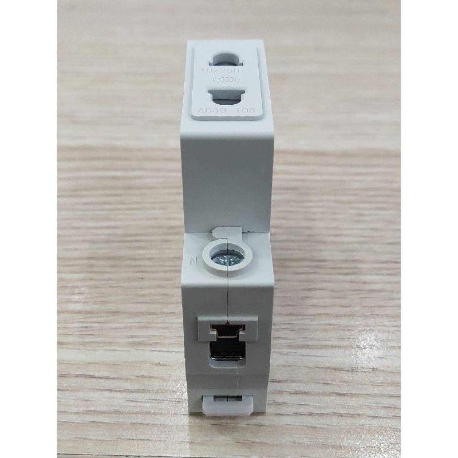 Ổ cắm cài thanh DIN ray AC30-103 Chint