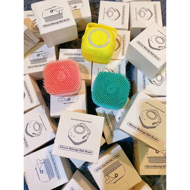cọ tắm silicon chứa dầu