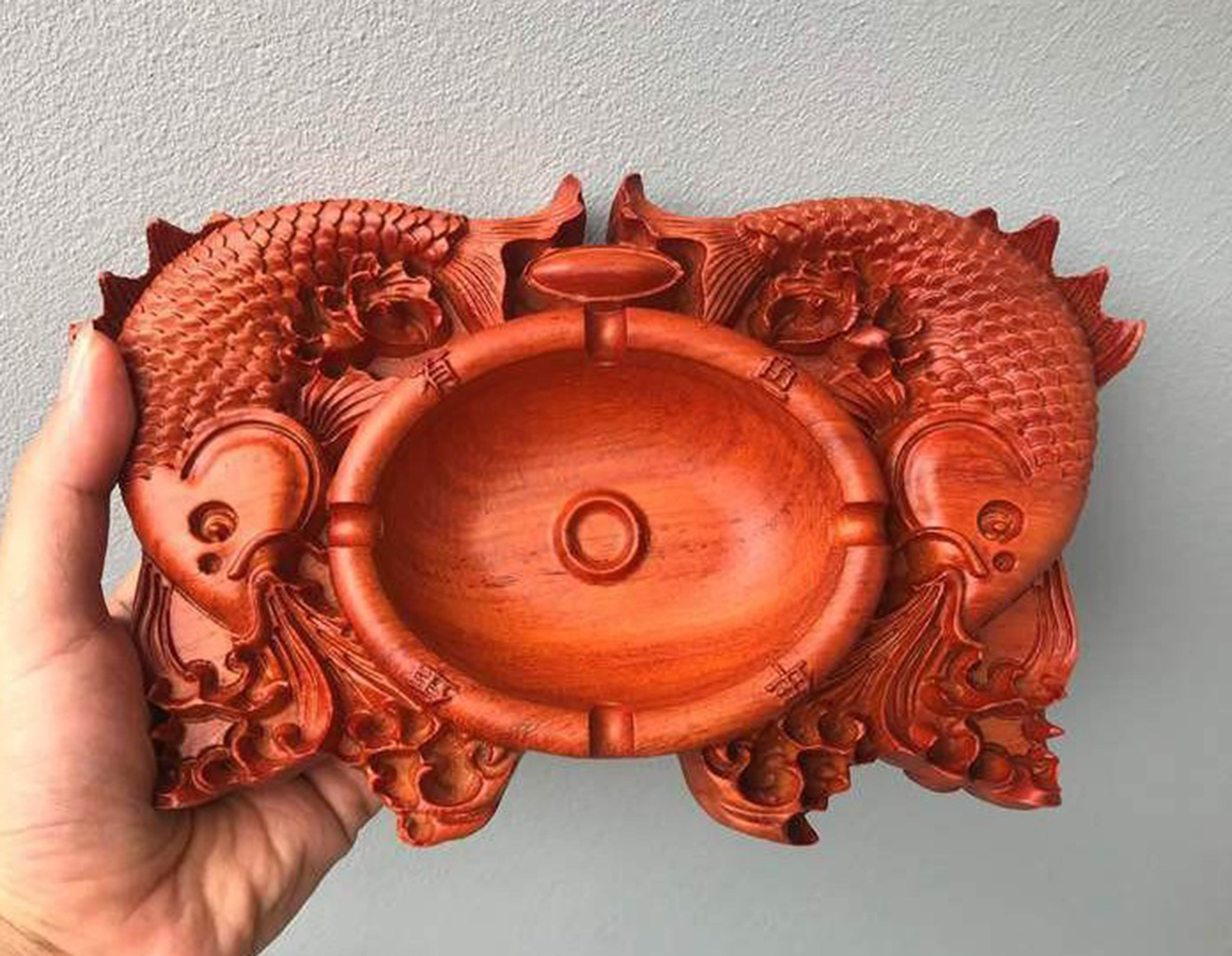 Gạt Tàn Gỗ Hương Chạm Cá Chép Siêu Dầy ( 22 x12 x4 Cm)