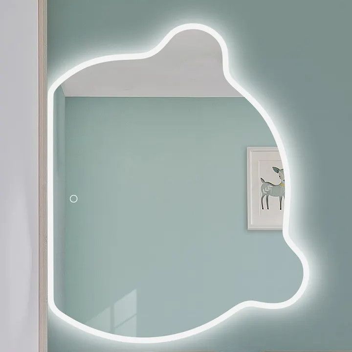Gương bàn phấn hình Gấu Đèn Led Cảm Ứng Kích Thước 55 x 60 dễ thương