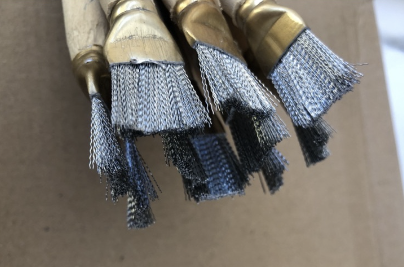 Cọ Sắt Cán Gỗ - Cọ Sắt Cọ Rỉ Sét size nhỏ lớn - DNX IPURE