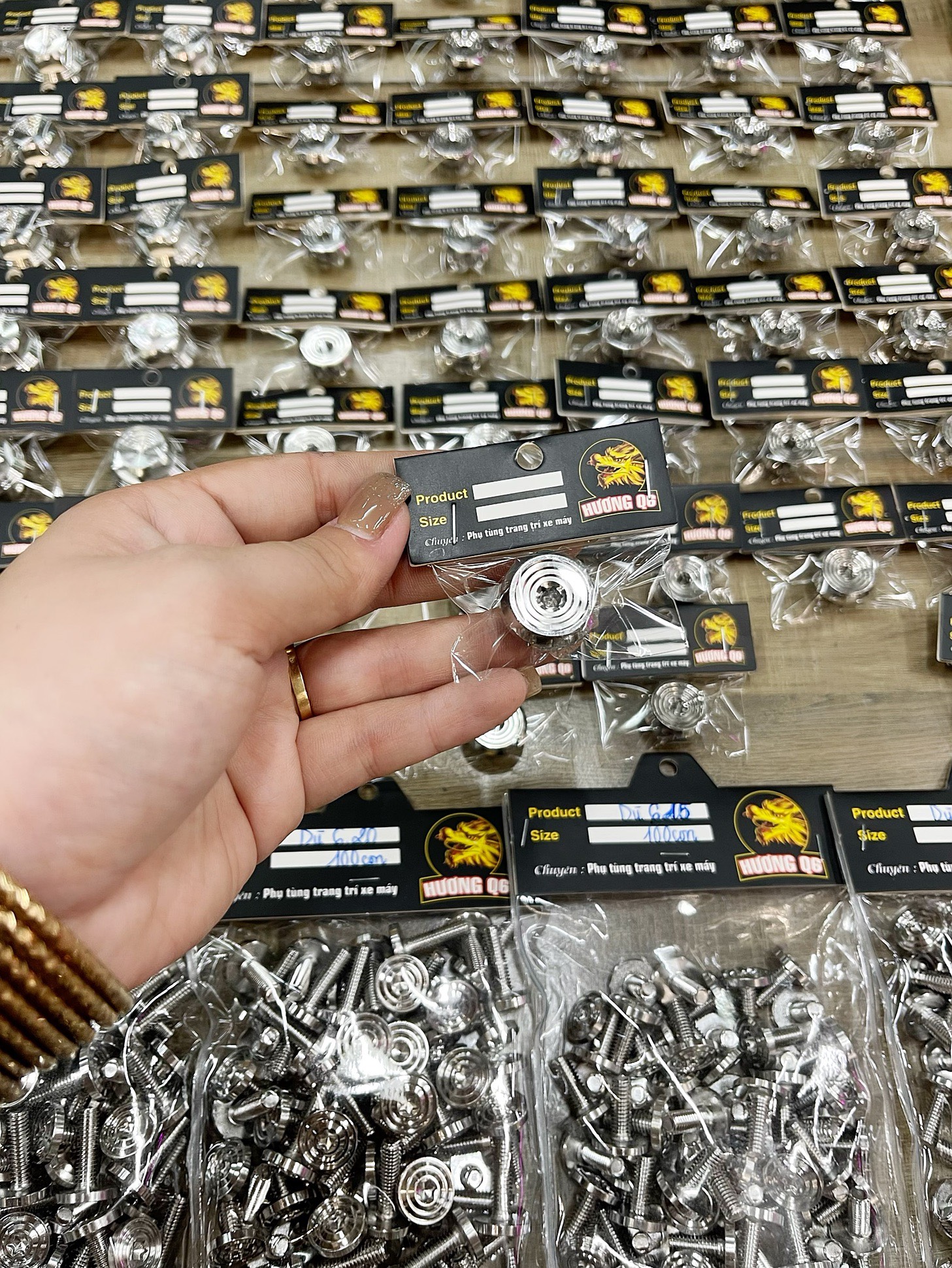 Ốc Mâm Lửa Inox 304 (Loại 1 con) Ex150, Wave A đời mới.....