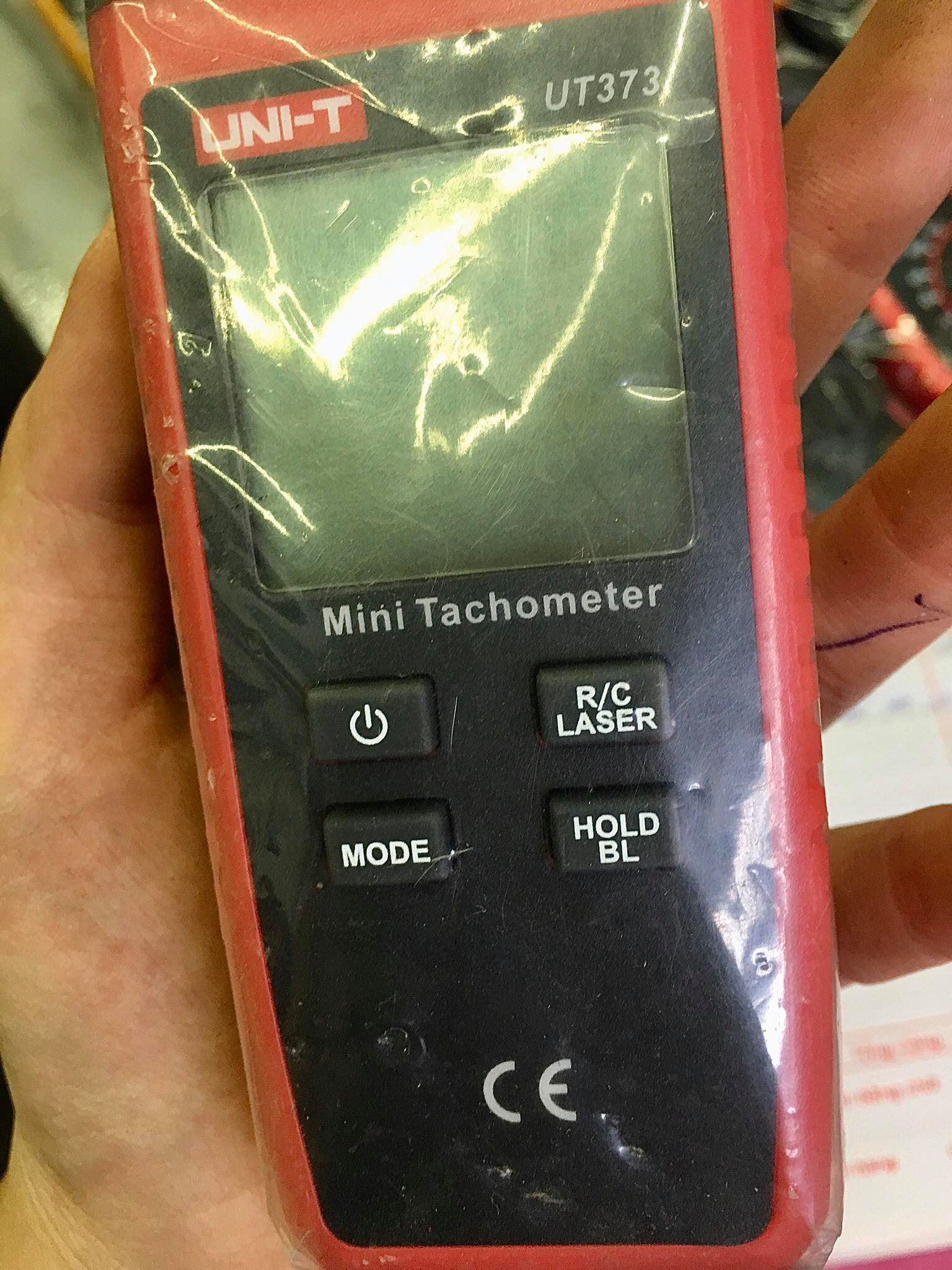 Máy đo tốc độ vòng quay UT373