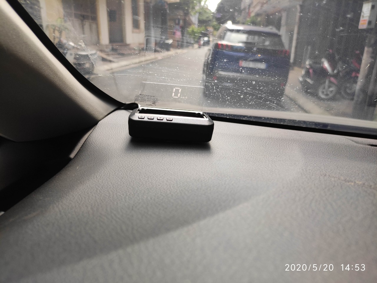 Thiết bị hiển thị tốc độ Hud C100 Toyota Innova, Fortuner, Hilux 2017-2018-2019-2020 bản nâng cấp rõ nét có kính hiển thị không cần dán film Có video test
