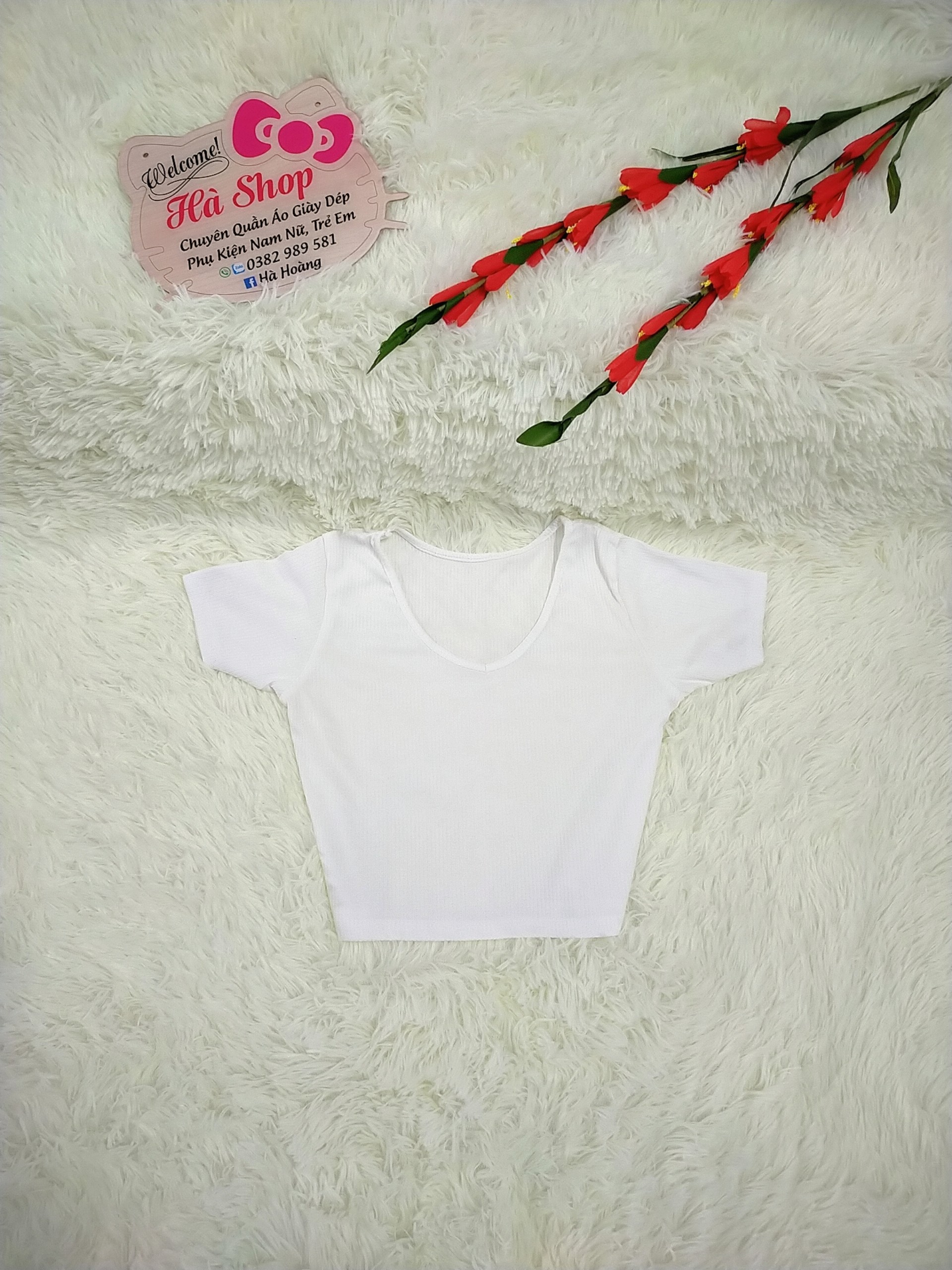 Áo thun crop top siêu xinh, ảnh tự chụp