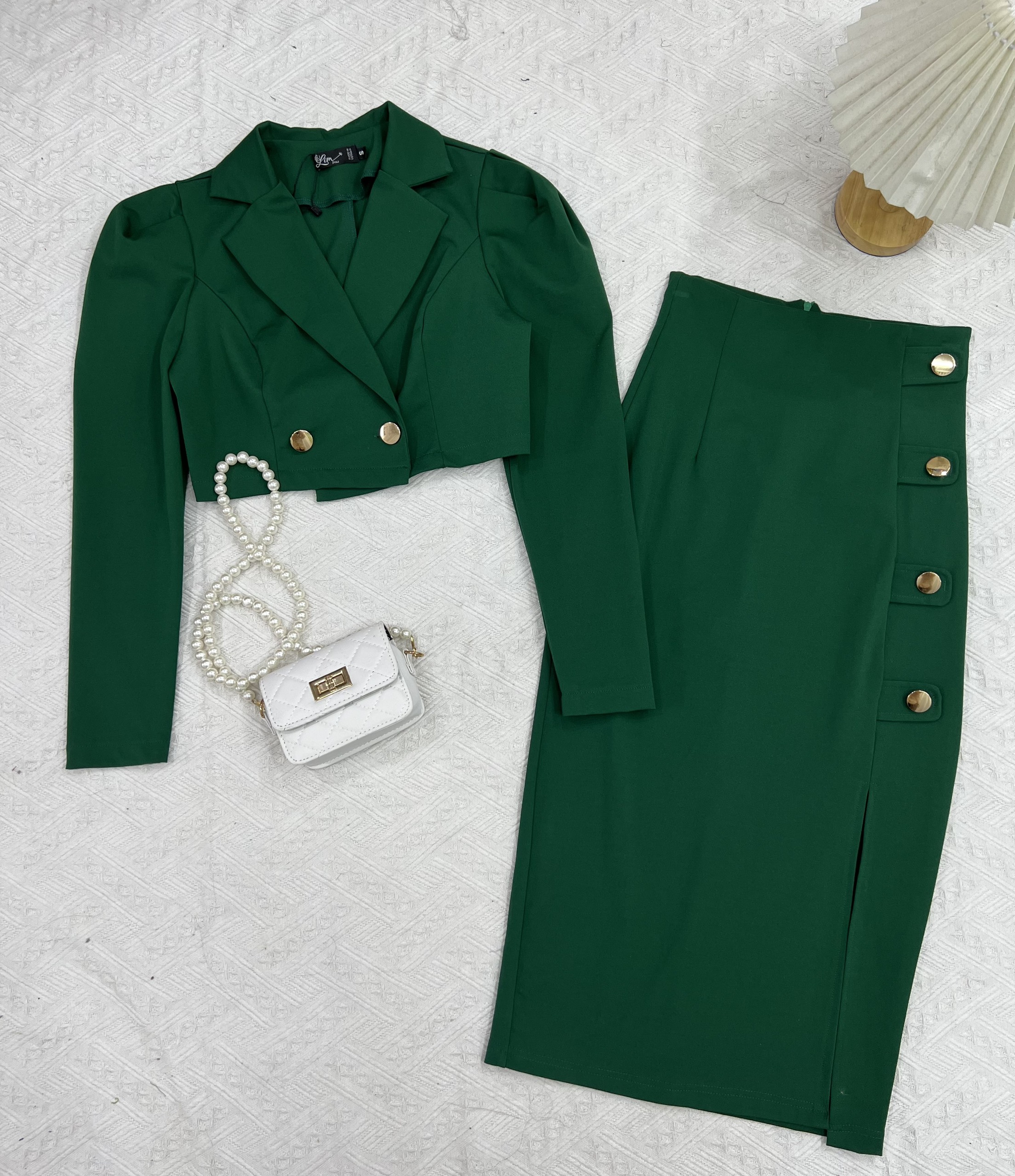 CATI Set váy+ áo crotop cổ vest (2177)