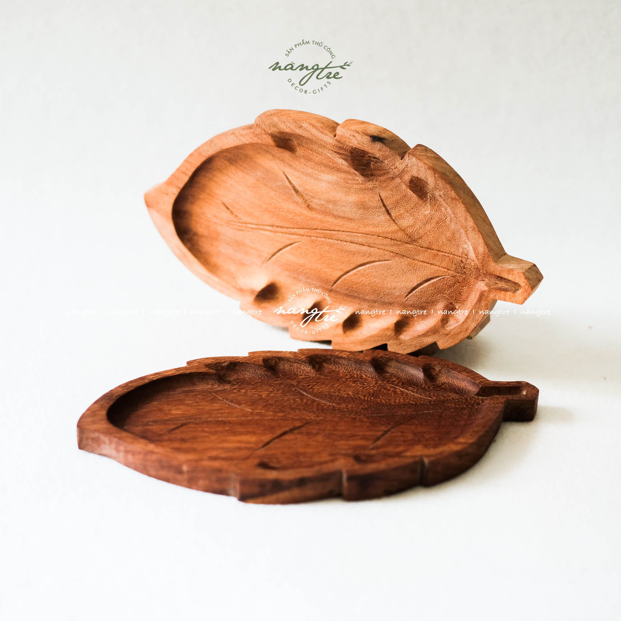 Khay gỗ đỏ hình lá decor/Trang trí