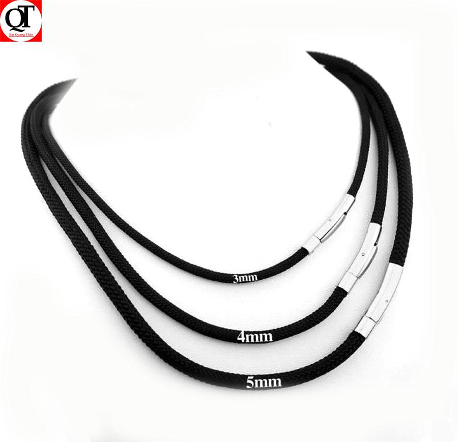 Dây dù bọc khóa bạc đơn giản không ngấm nước độ bền cao chắc chắn , có đủ size cho quý khách lựa có thể dùng cho cả nam và nữ thương hiệu Bạc Quang Thản - QTVDA1(BẠC)