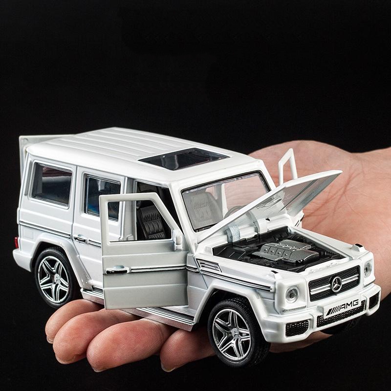 (KHUYẾN MÃI SỐC) Trò chơi chiếc siêu xe ô tô mini bằng sắt nguyên chiếc nhiều màu sắc màu sơn sáng bóng không bị phai bay màu theo thời gian, cửa xe đóng mở bằng tay có phát ra tiếng nhạc và đèn chiếu sáng cực bền, an toàn (KÈM PIN)