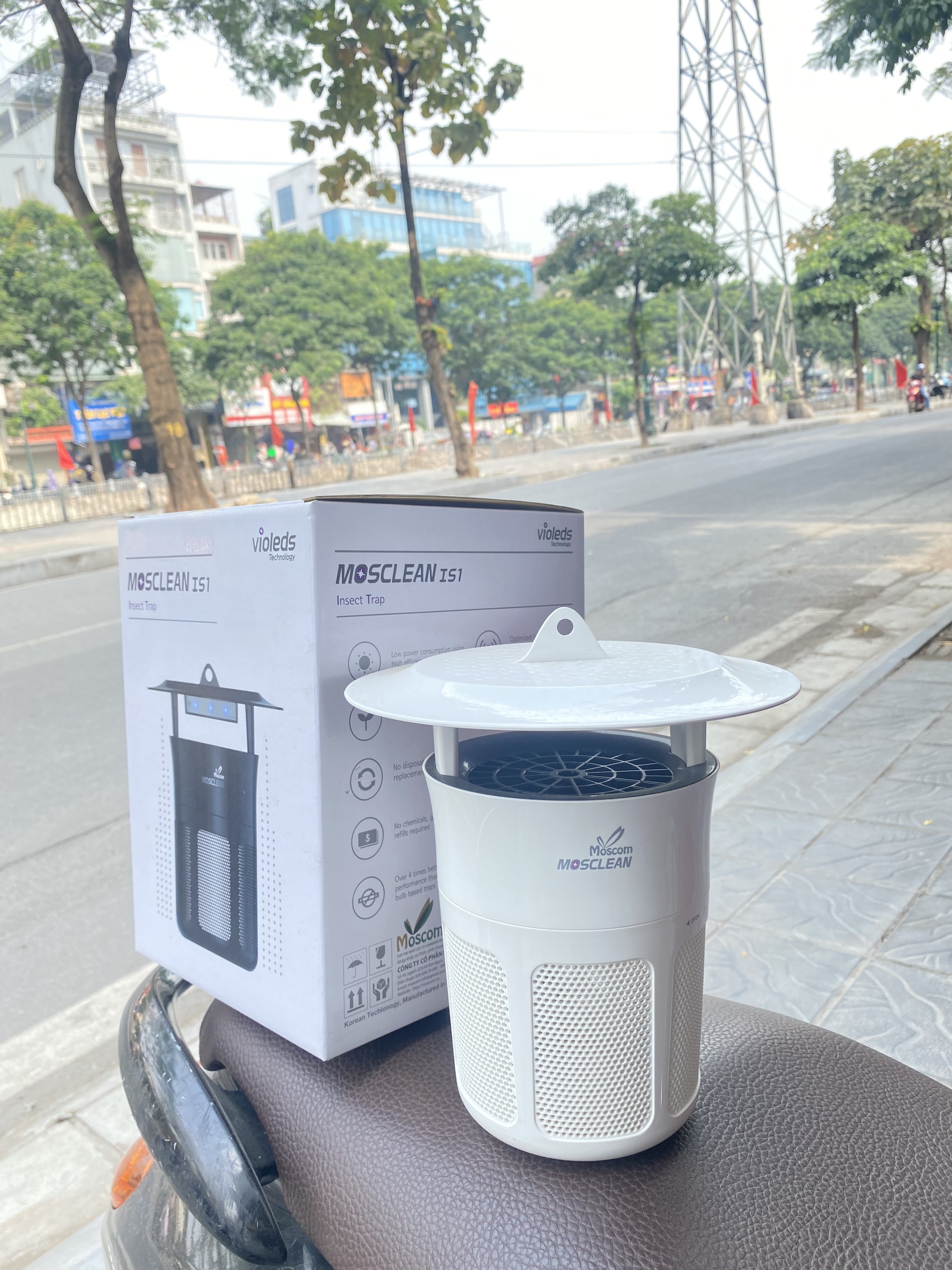 Đèn bắt muỗi và côn trùng UVled Moscom MosClean IS1 Hàn Quốc