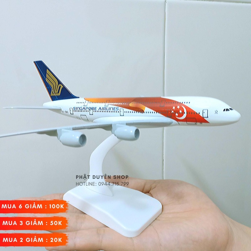 Mô hình máy bay tĩnh Airbus A380 Singapore Airline ( 20cm + Đế chưng bày) Hợp kim sáng - Bộ sưu tập