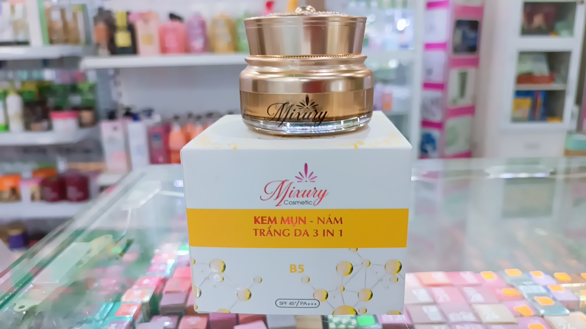 NHẬT VIỆT - KEM GIẢM NÁM TÀN NHANG ĐỒI MỒI DƯỠNG TRẮNG DA CHIẾT XUẤT TỪ TRÀ XANH & TINH CHẤT SERUM