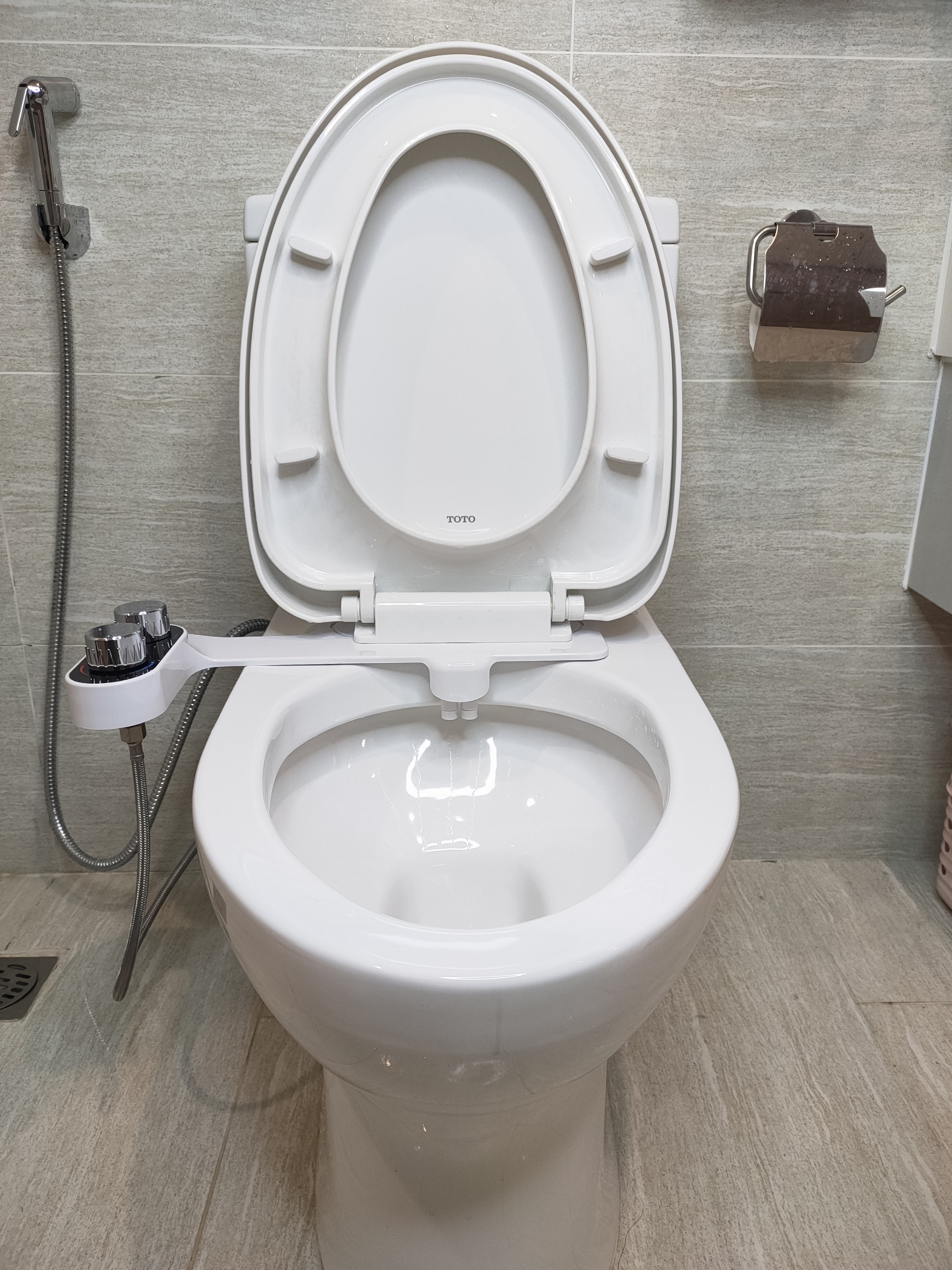 Vòi xịt vệ sinh thông minh ( 2 chế độ nóng lạnh )