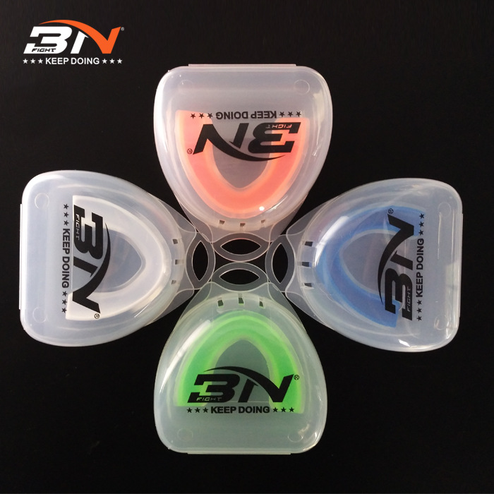 Bảo vệ hàm Boxing cao cấp Bịt răng BN ( Kèm hộp đựng ) FTV