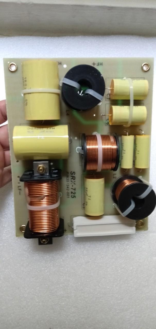 Mach phân tần loa SRX-725